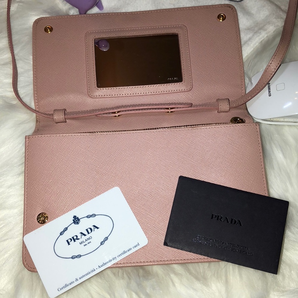 Prada crossbody/ WOC wallet on chain. - Picture 4 of 8